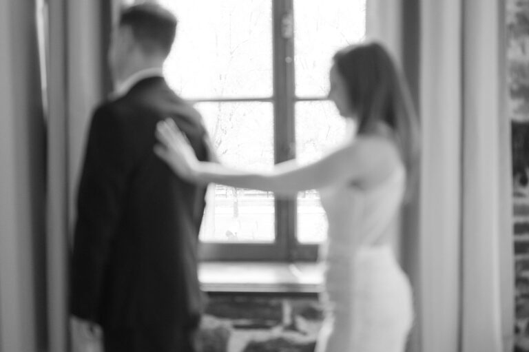 Blurred wedding photo at the Auberge du Vieux Port